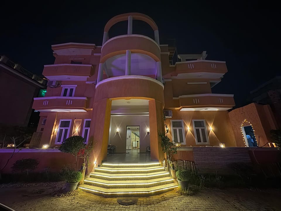 Property building, Facade/entrance