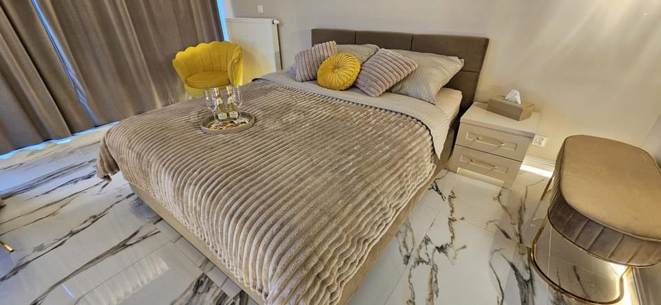 Golden Horizon Hanza Tower - SPA & Sky View Apartment in Szczecin
