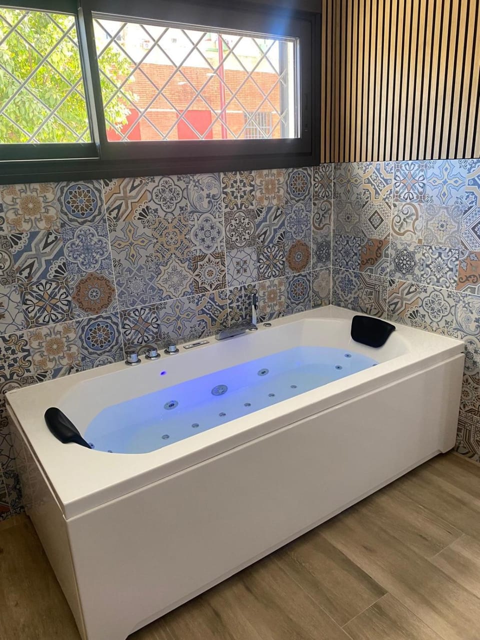 Hot Tub, Hot Tub