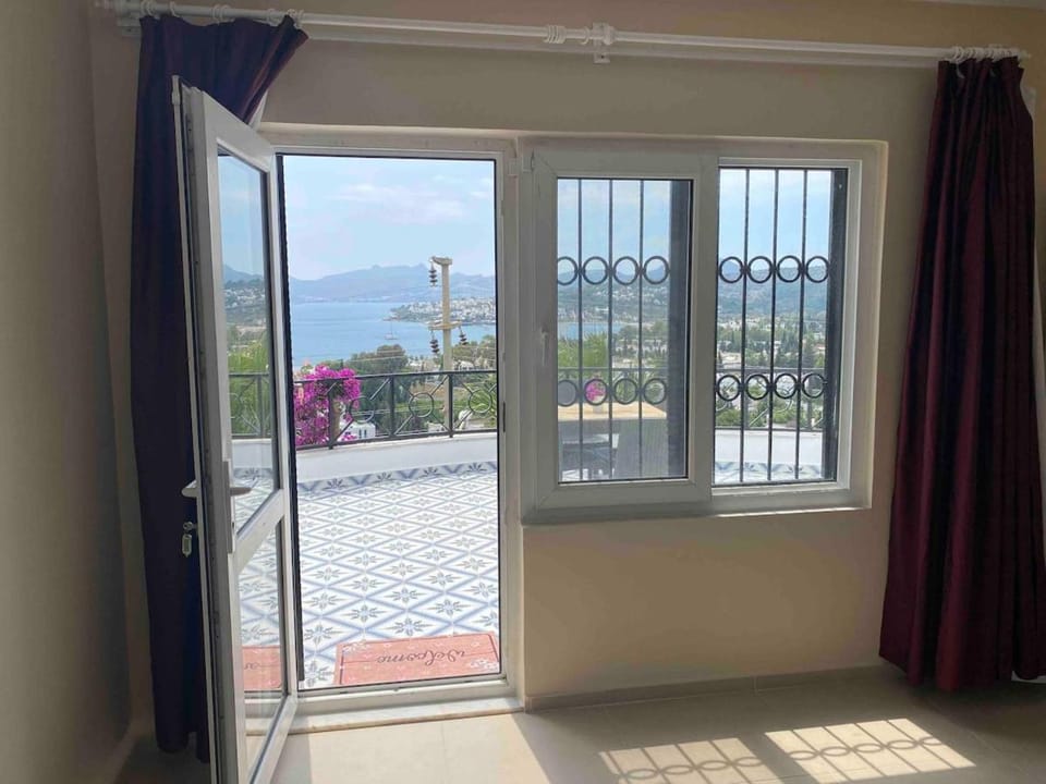 View (from property/room), Balcony/Terrace