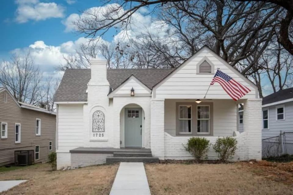 Property building, Day