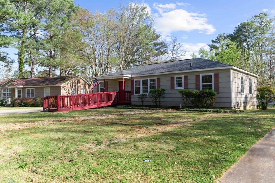Property building, Day, Garden