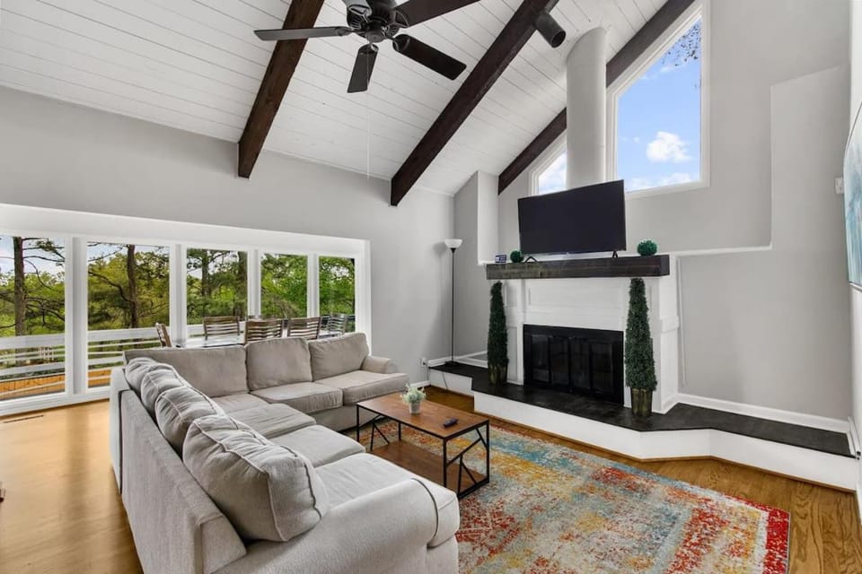 TV and multimedia, Living room, fireplace