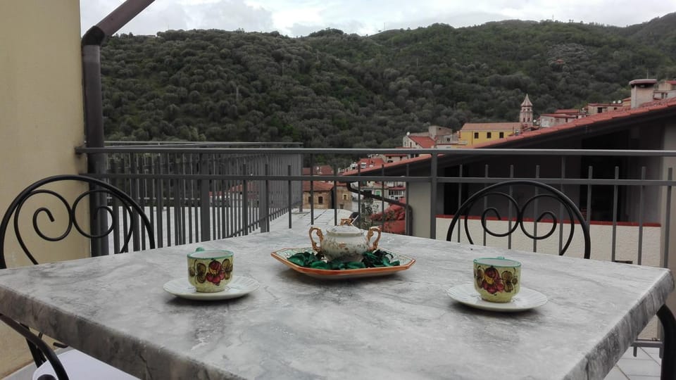 Balcony/Terrace, City view, Mountain view