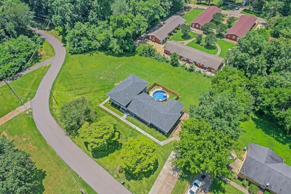 Property building, Spring, Day