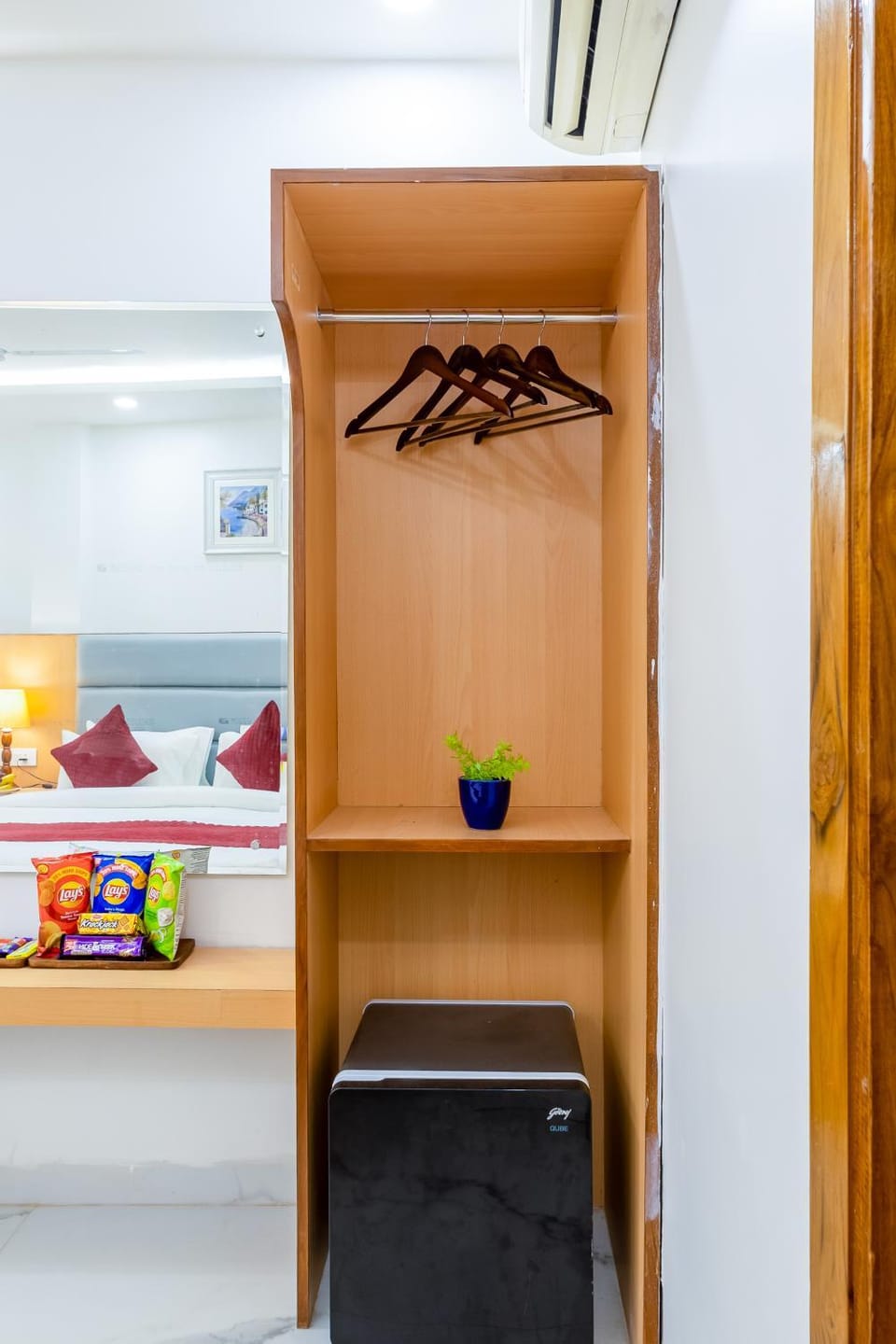 wardrobe