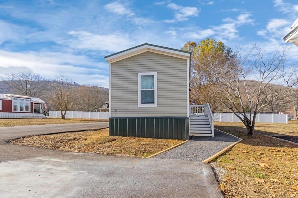 Property building, Day
