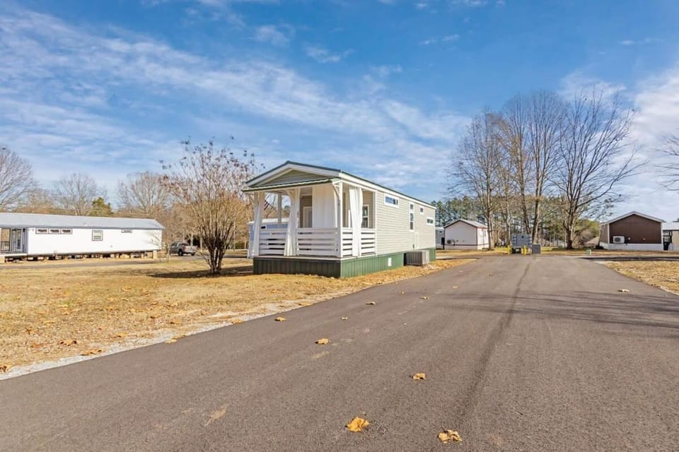 Property building, Day