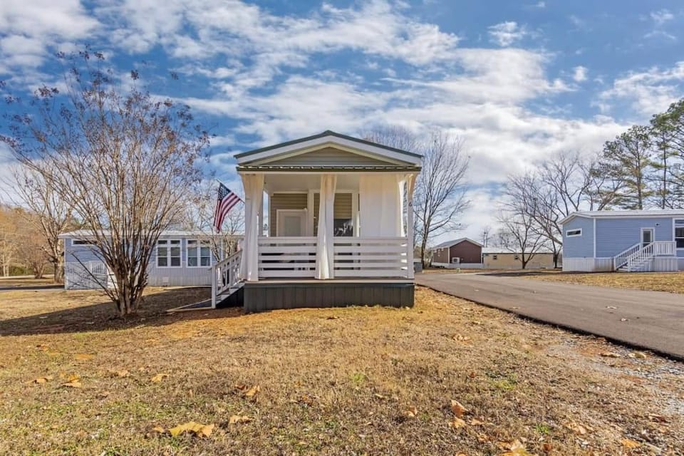 Property building, Day