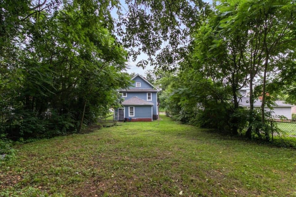 Property building, Day