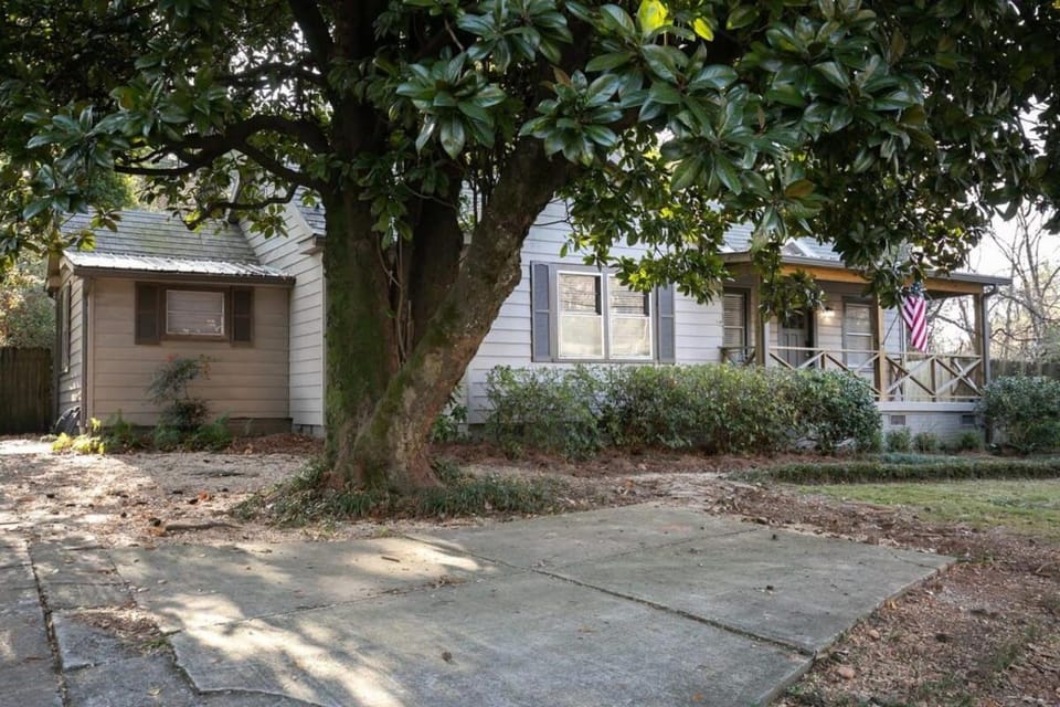 Property building, Day