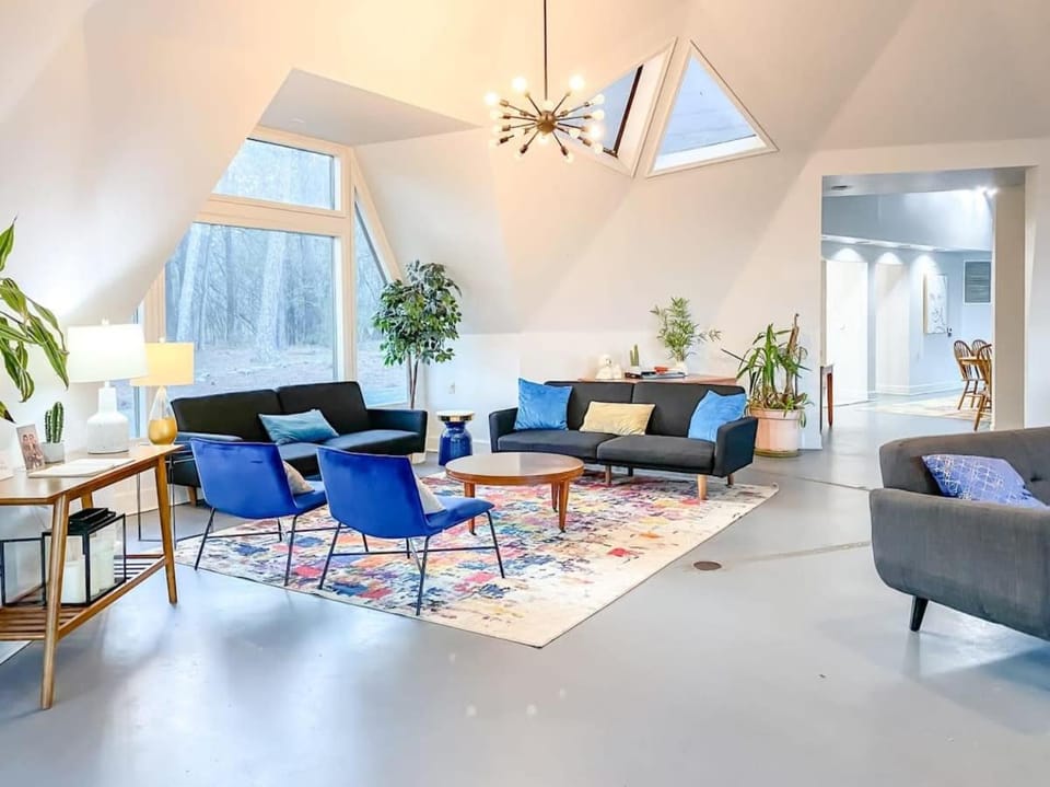 Living room, Seating area