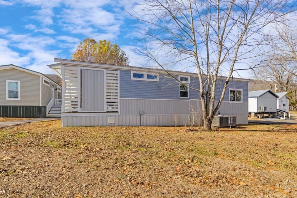 Property building, Day