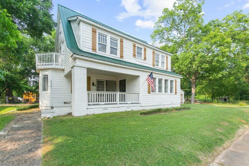 Property building, Day