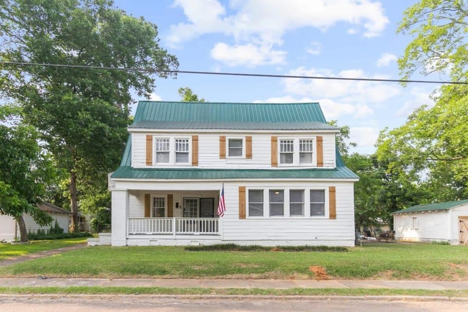 Property building, Day