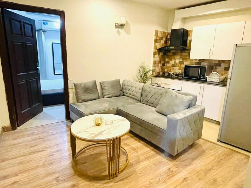 Luxury & Family 1bhk, Wi-fi, Smart TV, AC Apartment in Islamabad Capital Territory