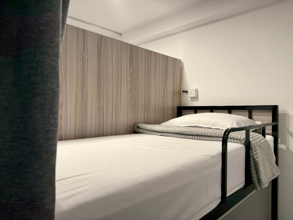 Bed, bunk bed