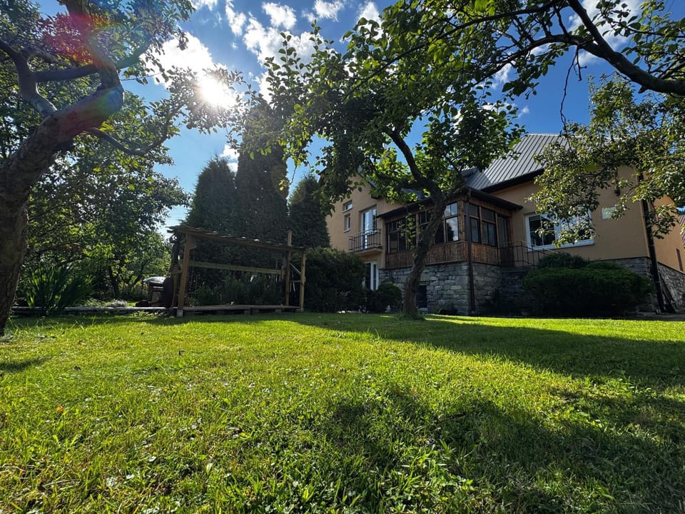 Property building, Day, Natural landscape, Garden, Garden view