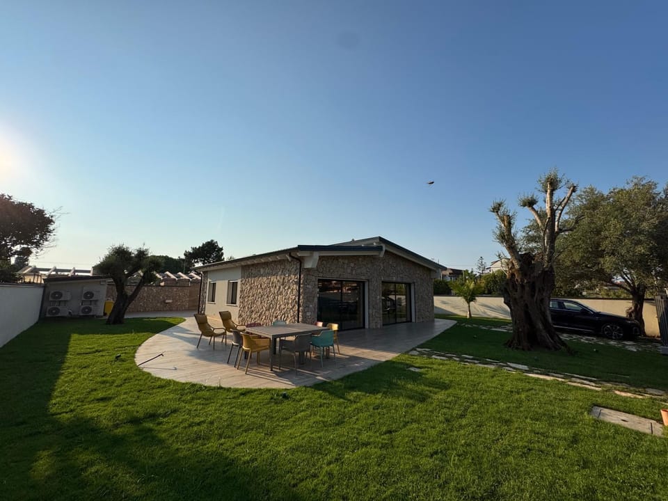 Property building, Garden, Garden, Garden view