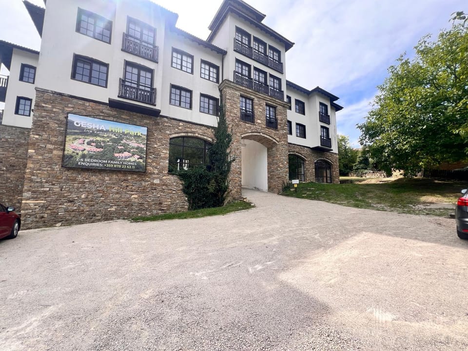 Property building, Location