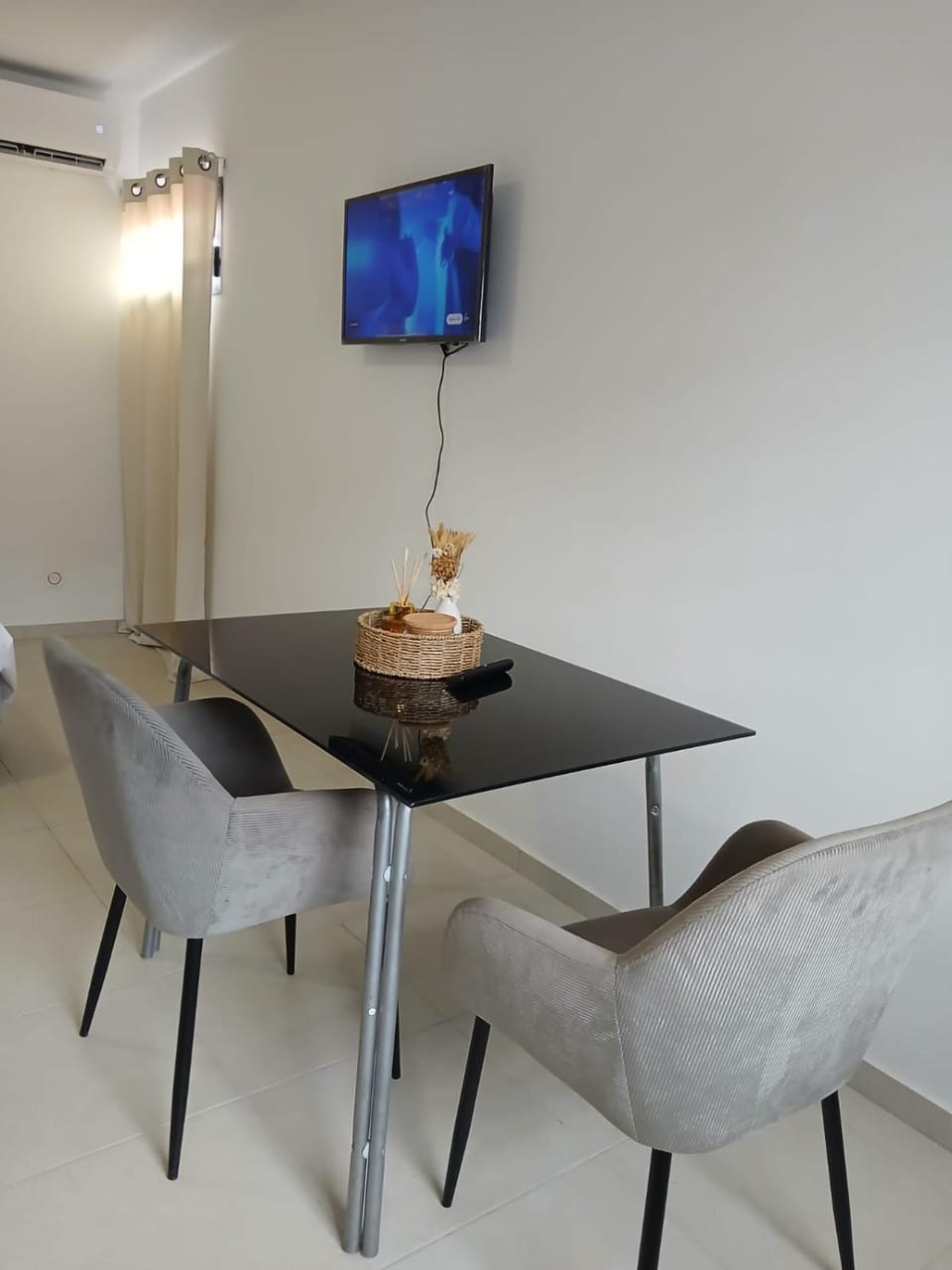 TV and multimedia, Dining area