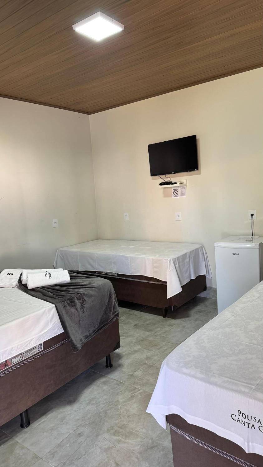 Bed, TV and multimedia, Photo of the whole room