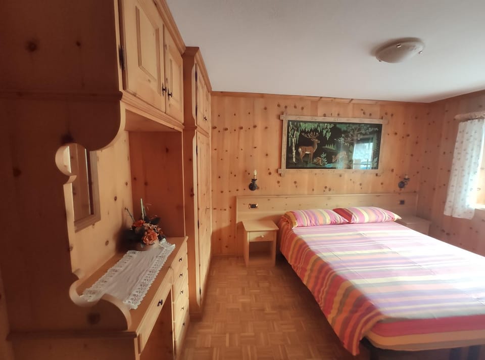 Bed, Bedroom, wardrobe