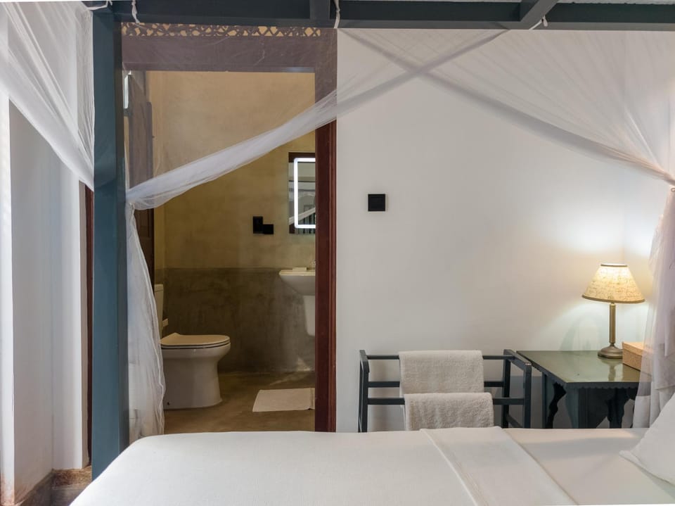 Toilet, Bed, Bathroom, Bedroom