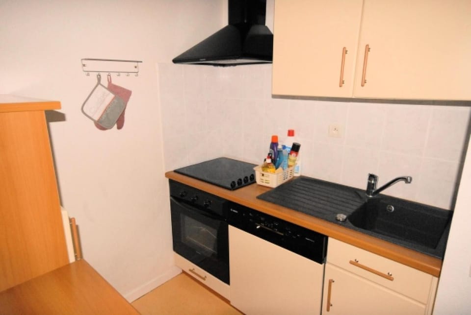 Le Chalet - Piscine - Studio pour 6 Personnes MAE-4943 Apartment in Nouvelle-Aquitaine