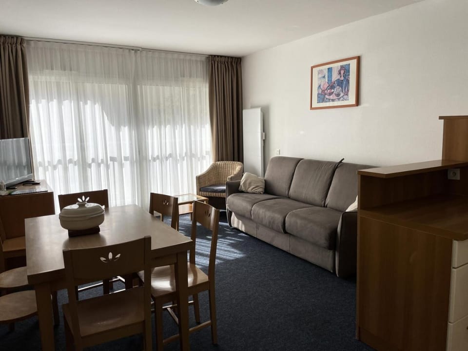 Le Chalet - Piscine - Studio pour 6 Personnes MAE-4943 Apartment in Nouvelle-Aquitaine