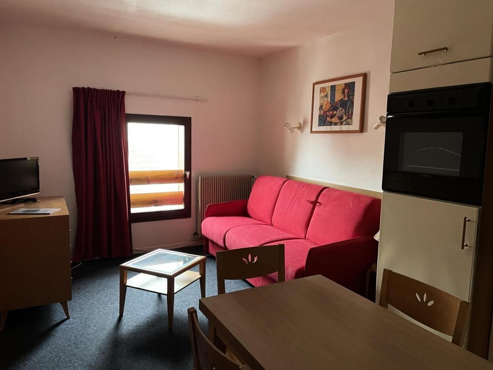 Le Chalet - Piscine - Studio pour 4 Personnes MAE-4983 Apartment in Nouvelle-Aquitaine