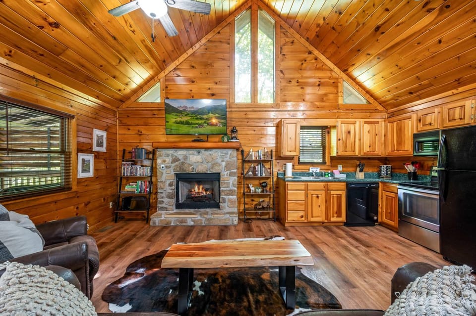 Kitchen or kitchenette, Living room