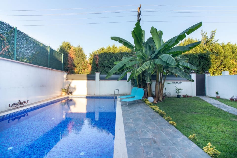 Garden, Swimming pool