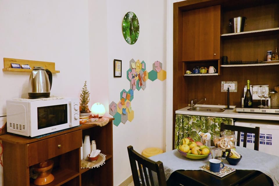 Coffee/tea facilities, Kitchen or kitchenette, Food and drinks, Dining area, Food, minibar, oven, pet friendly