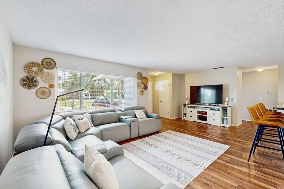 Lazy Lanai on 33rd House in Bradenton