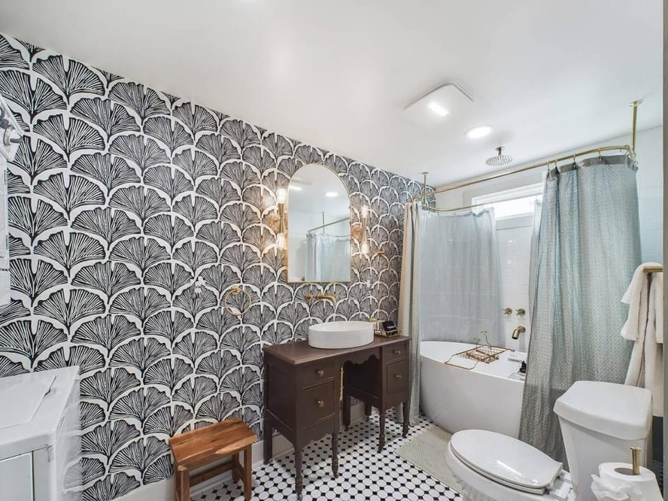 Buchanan Bungalow - Eclectic Mid-Mod Design DT House in Lafayette