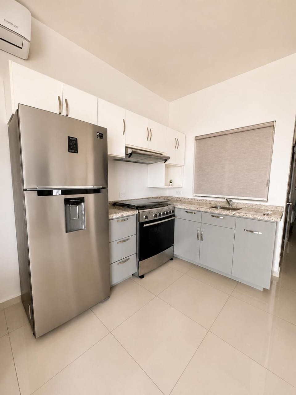 Kitchen or kitchenette, oven, toaster, kitchen, air conditioner