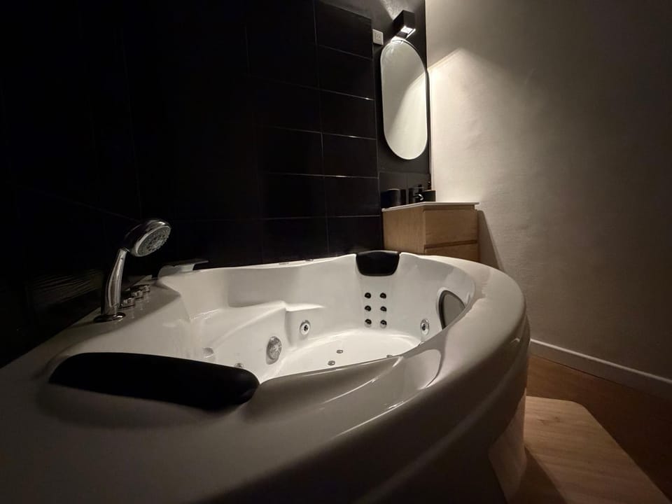 Hot Tub, Bathroom, Bath