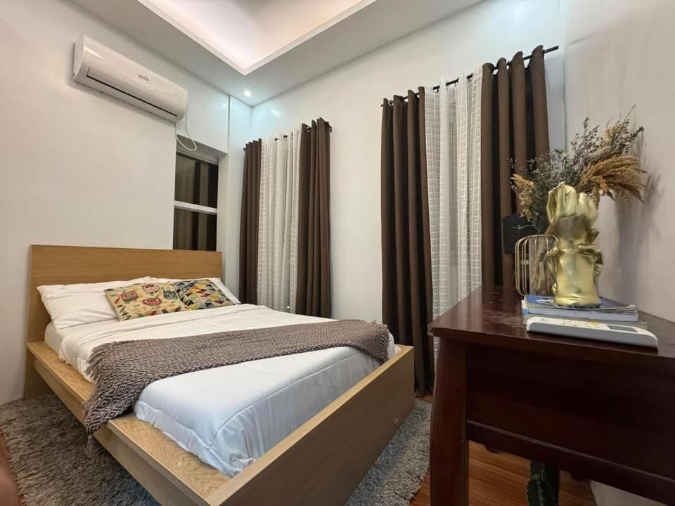 The Hive - 3 Bedroom Home Villa in Angeles