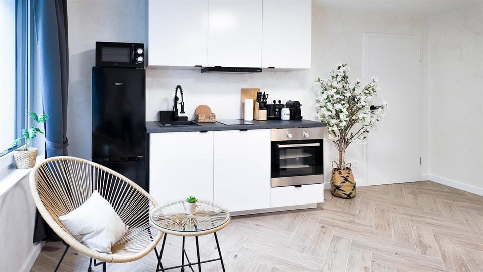 Coffee/tea facilities, Kitchen or kitchenette, Living room, Seating area, Dining area, dishwasher, oven, stove, toaster