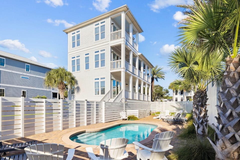 Property building, Patio, Swimming pool, sunbed