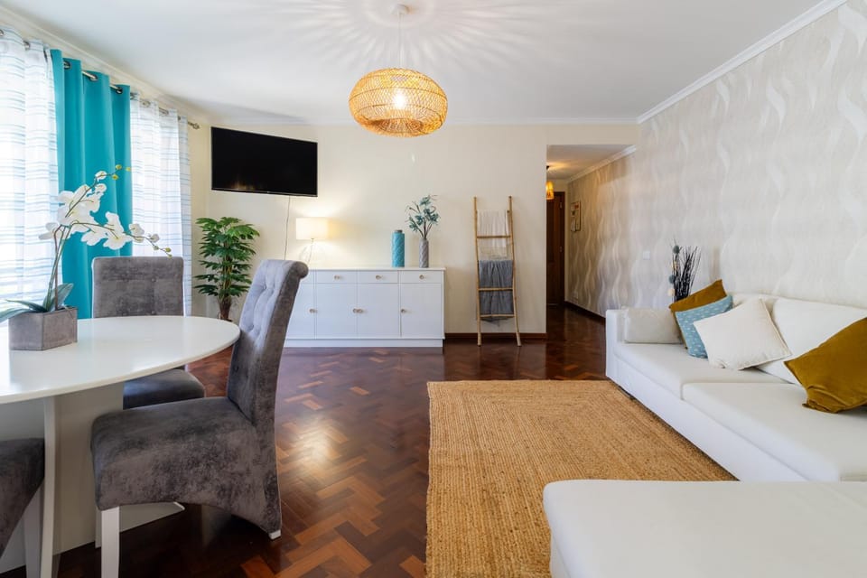 Communal lounge/ TV room, Dining area