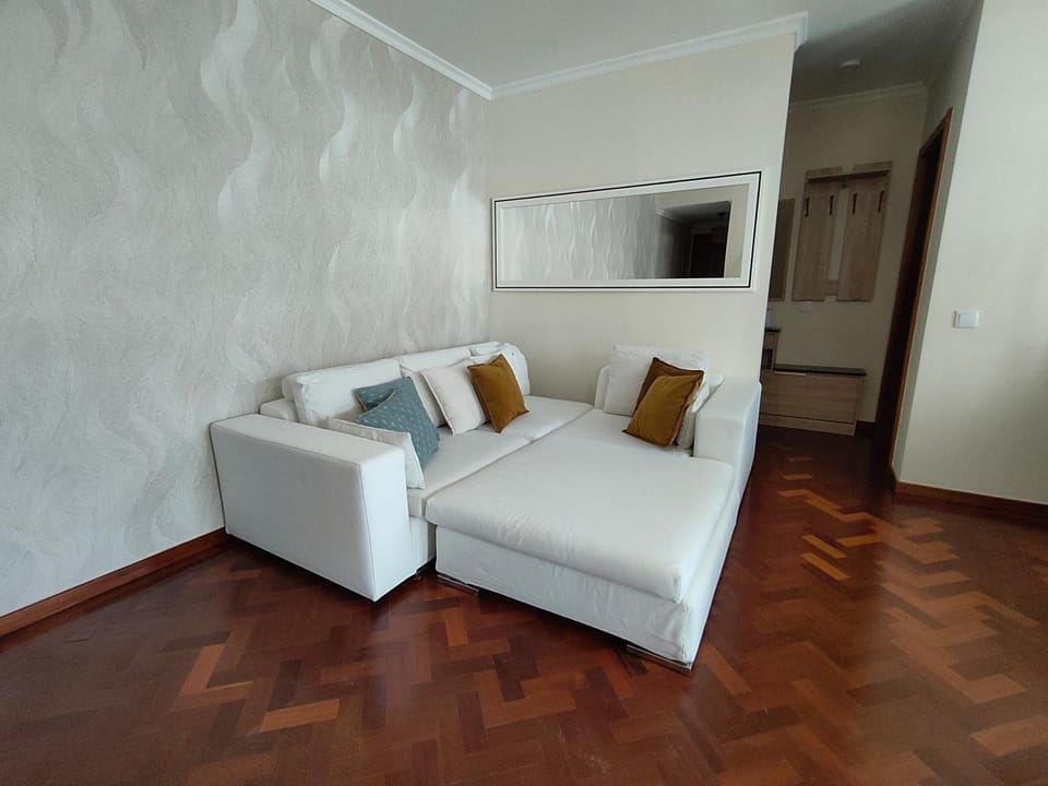 Bed, Living room