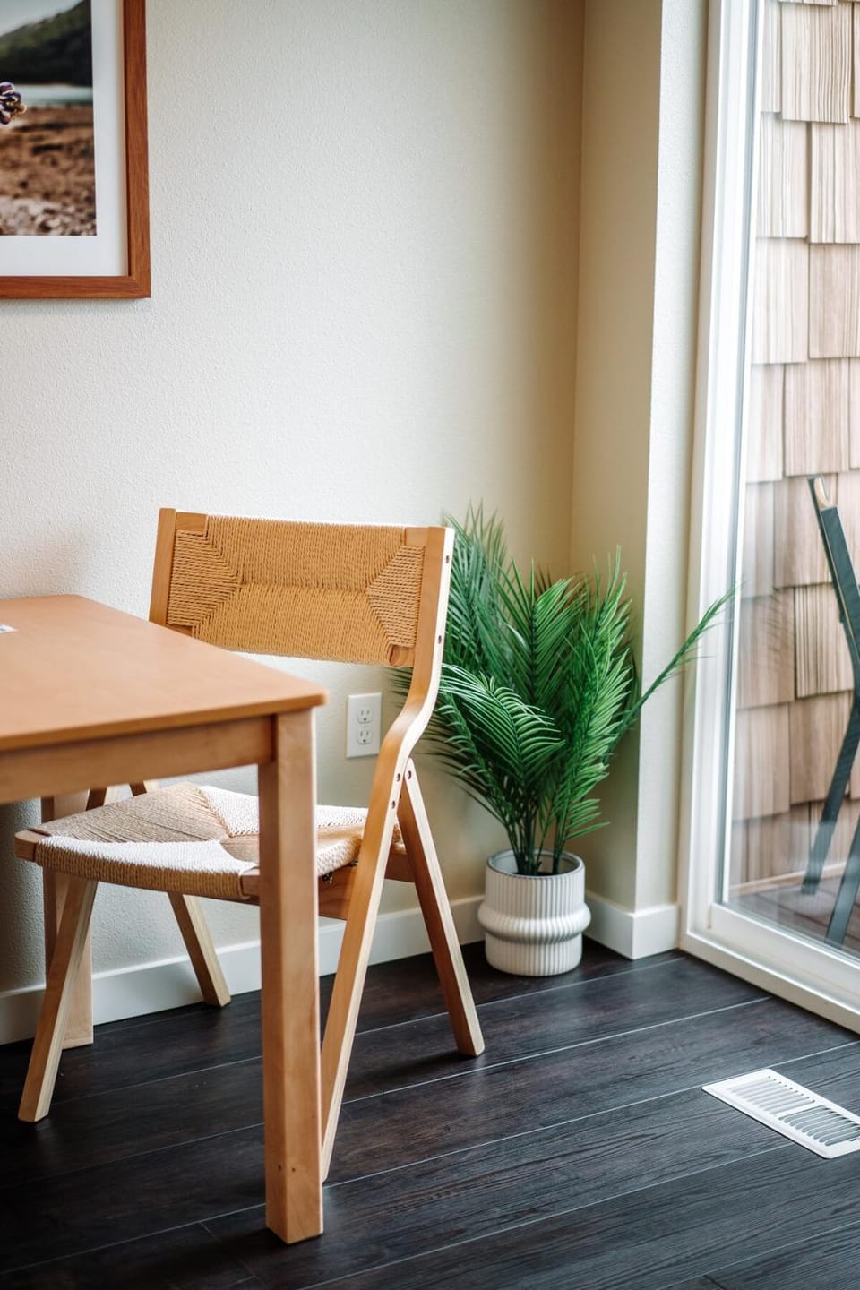 Prime Eagle River Stay - Walkable Location Apartment in Eagle River