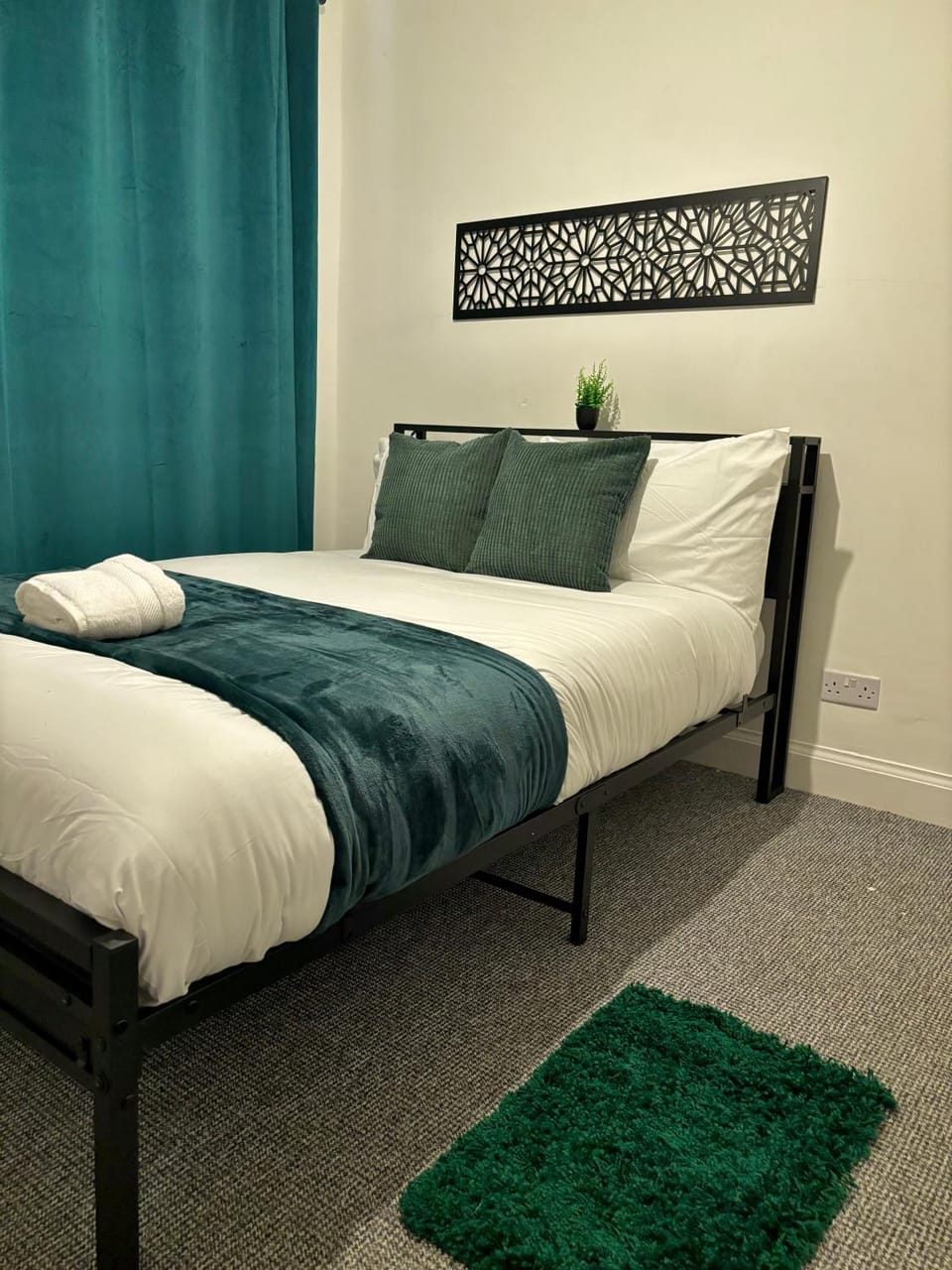 Leicester Comfort -M1, A47 contractor stays - Free parking House in Leicester