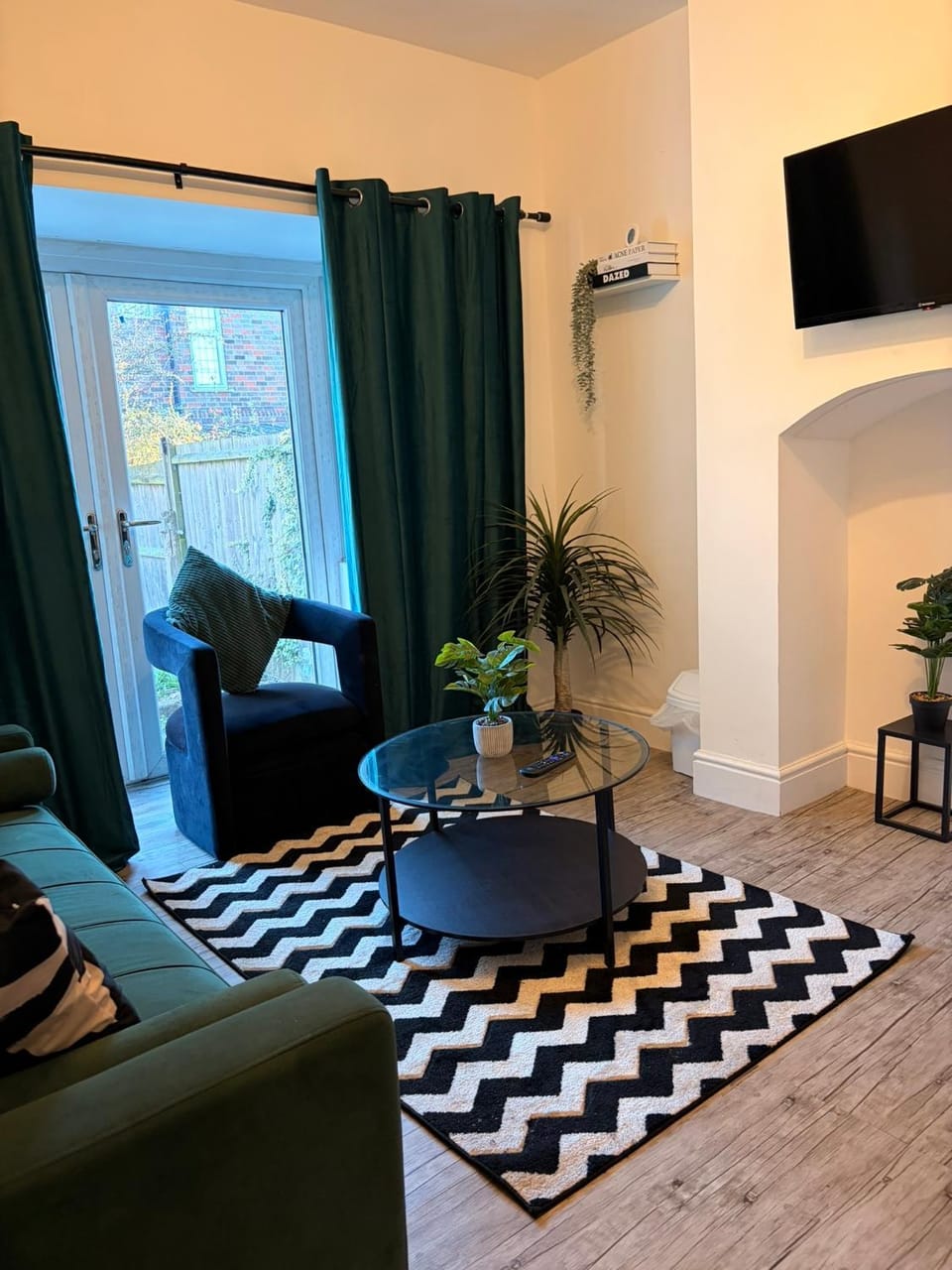 3 bedroom House with Free Parking House in Leicester
