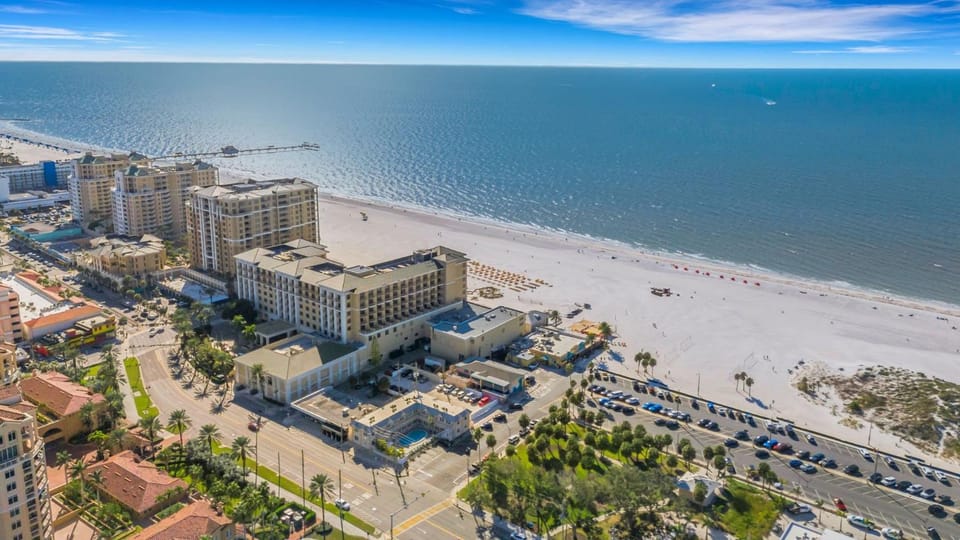 Clearwater Beach Suites #202 - HEATED POOL - Steps to The Sand! Apartment in Clearwater Beach