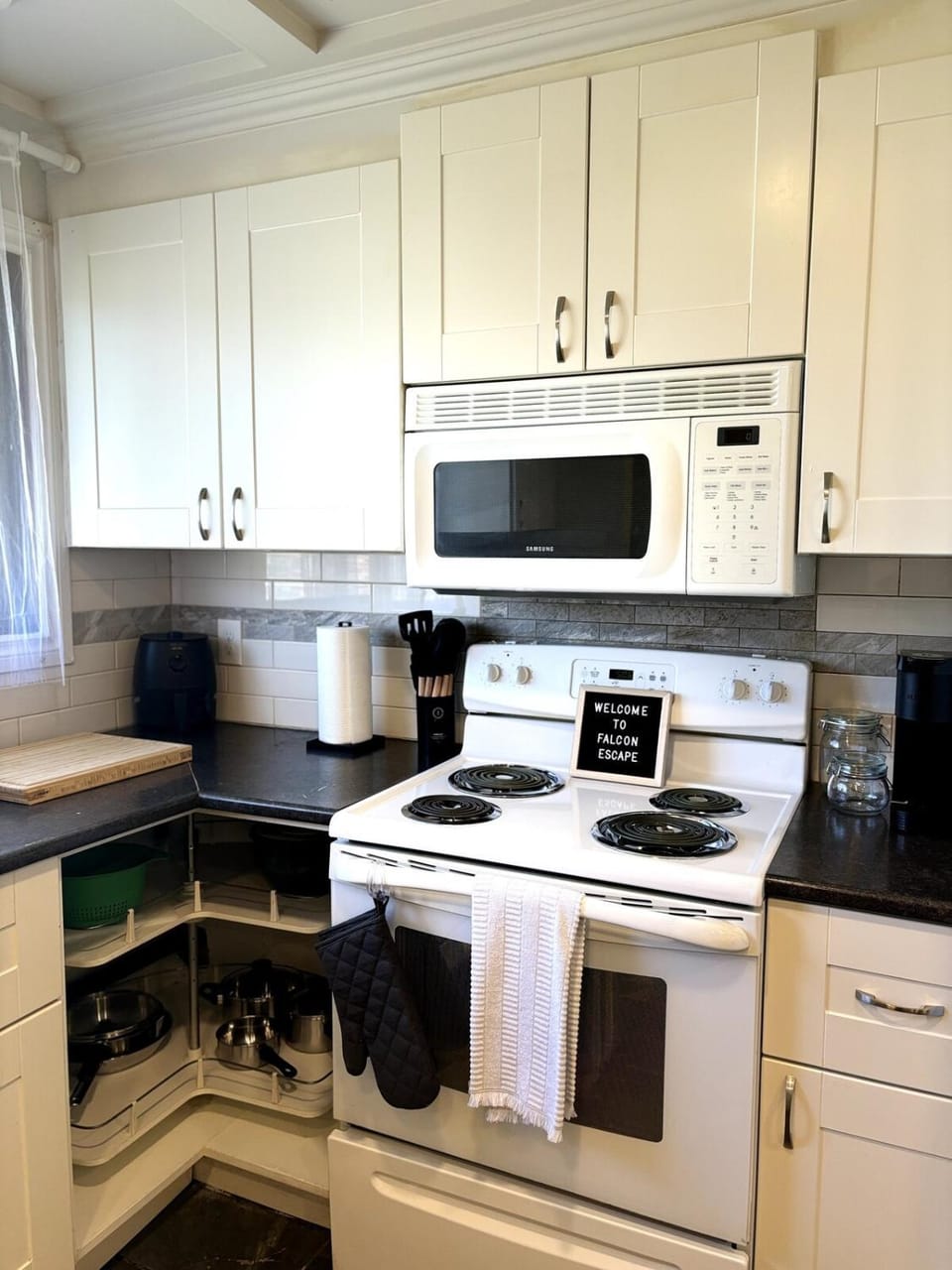 Kitchen or kitchenette, stove