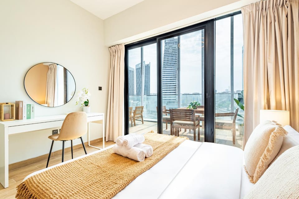 3BDR Duplex - 5 min walk from Cleveland, ADGM & Galleria Mall - Maryah Island & ADGM - Huge Balcony - Full Canal & City Views - Perfect for Families & Groups Apartment in Abu Dhabi