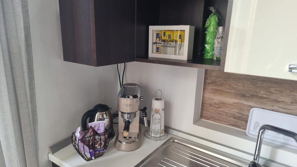 Coffee/tea facilities, Breakfast